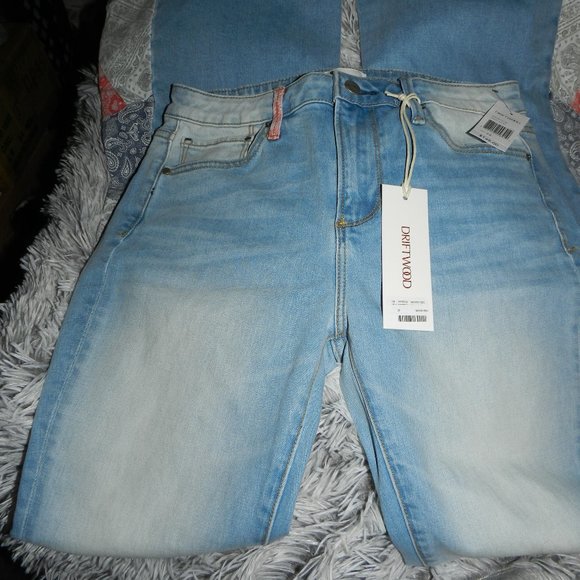 Driftwood Jeans Farrah Flare Patchwork Bandanna Print Insert Light Wash🆕NWT! - Picture 10 of 16